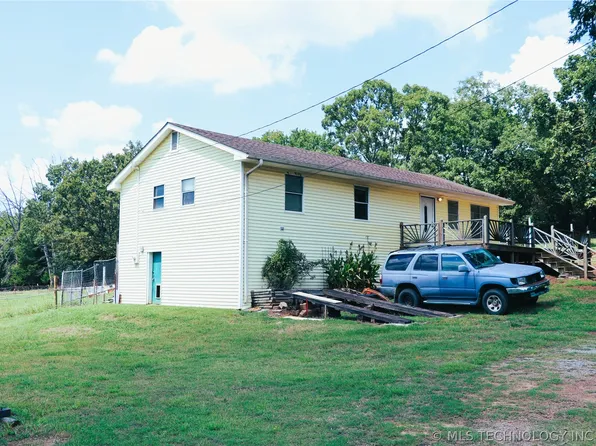 1800 S Gray St, Pocola, OK 74902