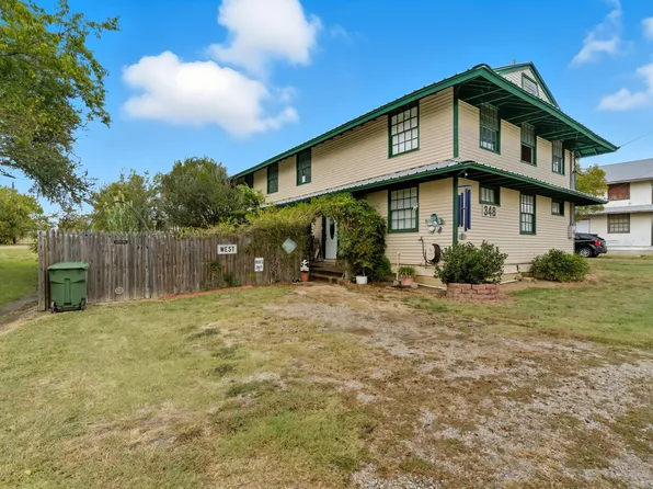 348 Sam Houston St, Mineral Wells, TX 76067