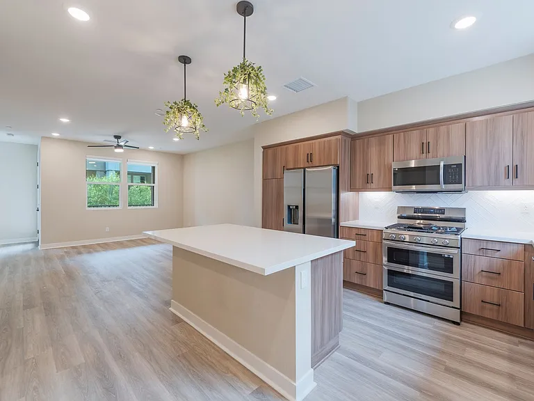 7756 Taylor Ln — Photo 10