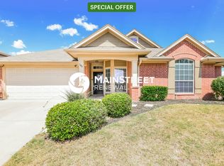 108 Centennial Pl, Crowley, TX 76036