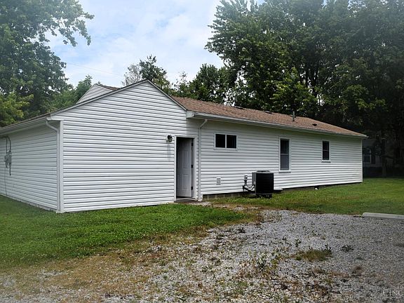2nd image of 2267 Woodville Pike