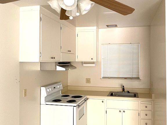 2nd image of 2431 Carlmont Dr APT 16