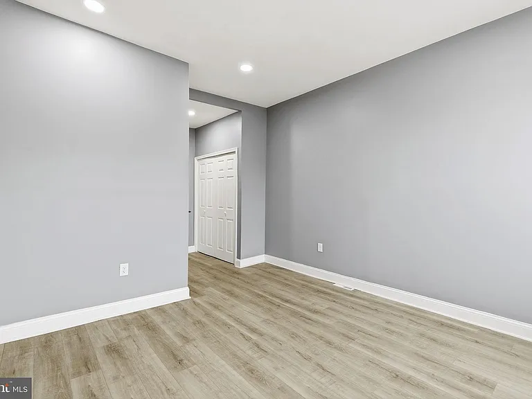 1651 Darley Ave — Photo 11