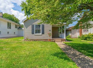 414 6th St, Lincoln, IL 62656