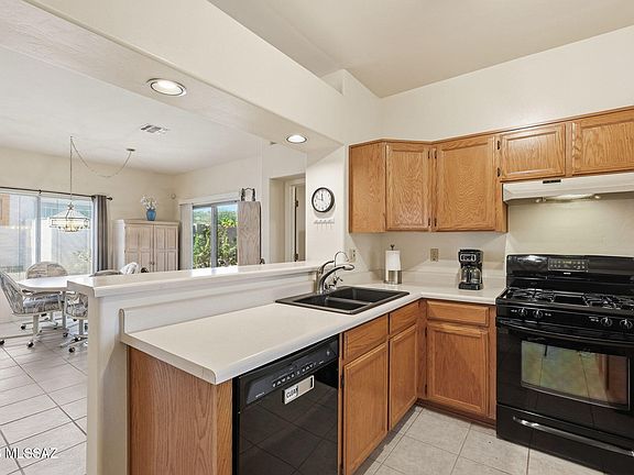 3rd image of 430 W Rio Sinaloa