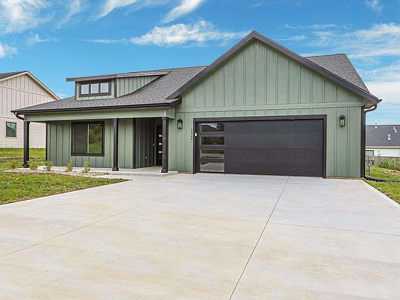 4th image of 2601 Karen Ln