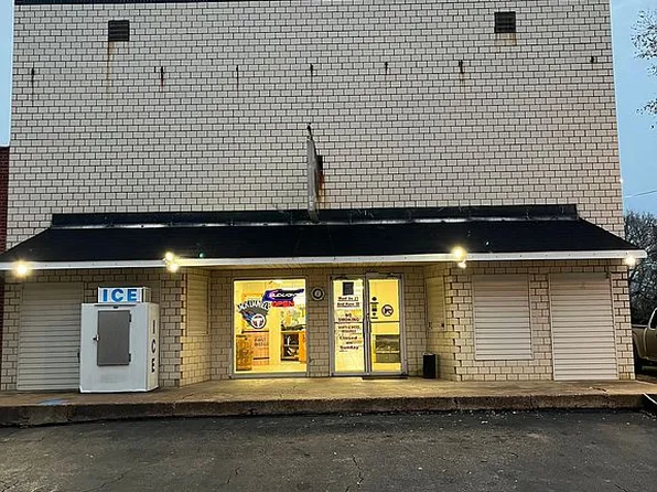 205 E School St, Linden, TN 37096