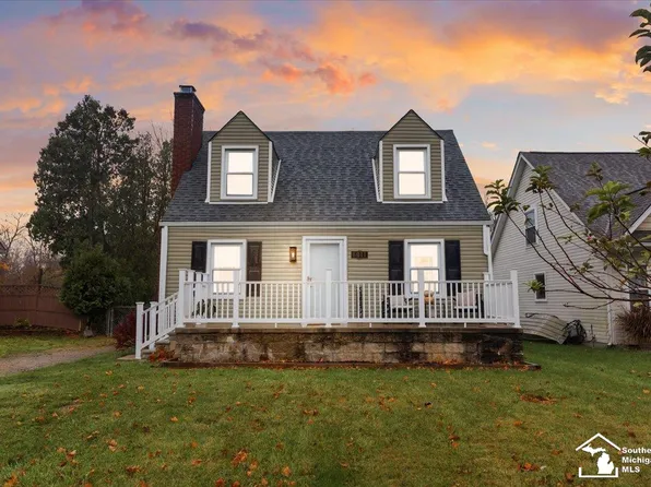 6011 Park Blvd, South Rockwood, MI 48179