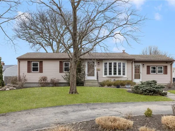 113 Cove Ave, Warwick, RI 02889