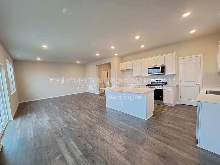 7752 Ranchland Ln — Photo 3