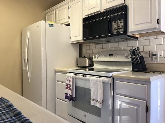 3rd image of 102 Milton Ct