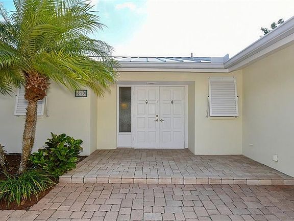 4th image of 610 Siesta Dr