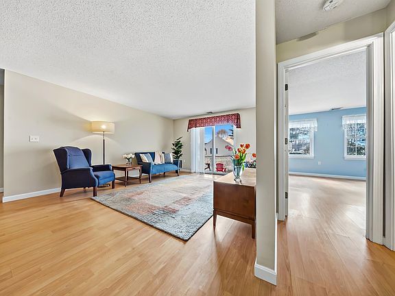 3rd image of 29 Windsor Court #D