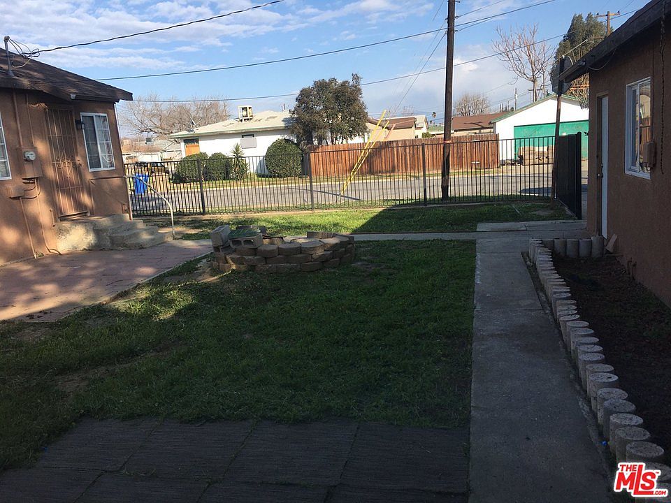 2nd image of 1001 Castaic Ave