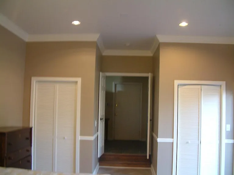 2 CLOSETS IN WALK OUT MOTHER IN LAW SUITE WALK OUT ENTRANCE