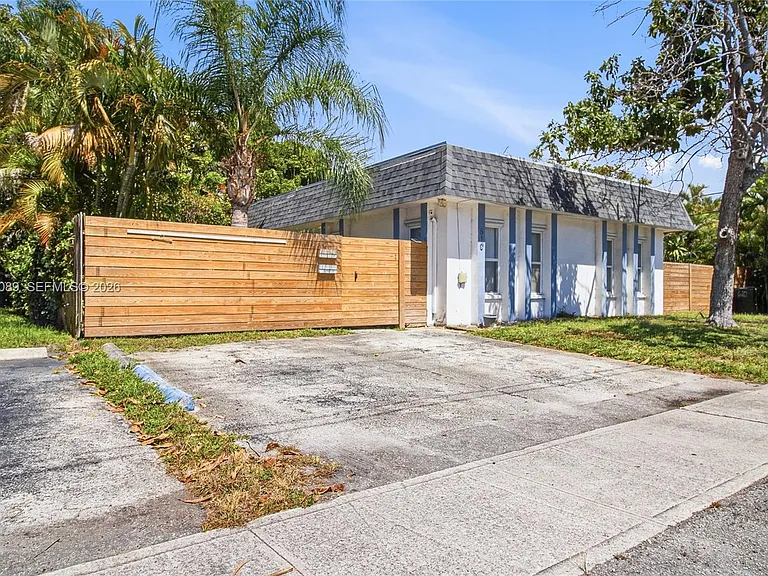 610 SW 2nd Ave #1 — Photo 28