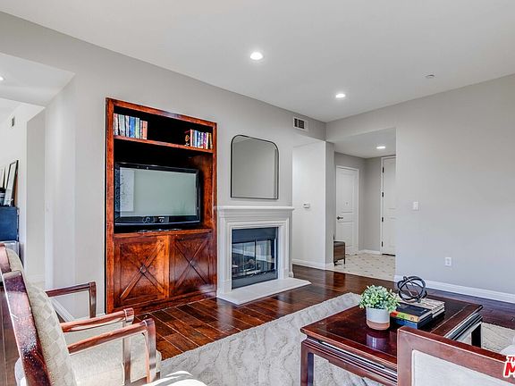 4th image of 5625 Crescent Park W APT 340