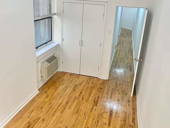 4th image of 137 W 67th St #4E1
