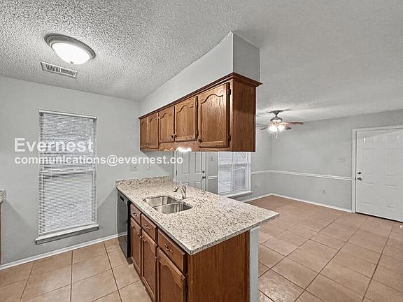 4th image of 6572 Rosewood Dr