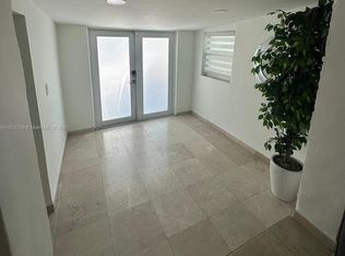 17650 NE 19th Ave, North Miami Beach, FL 33162