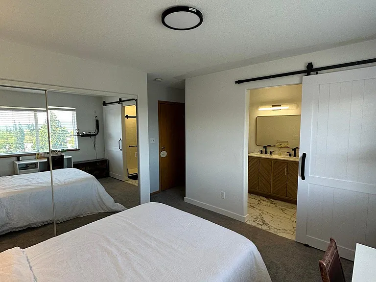 1034 NW Ivy Dr #A — Photo 6