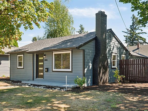 2nd image of 8806 NE Sacramento St