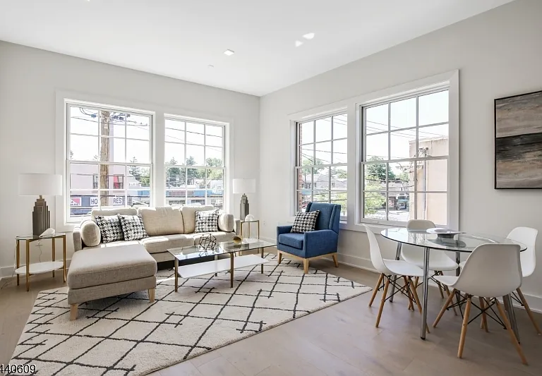 256 Park St #201 — Photo 1