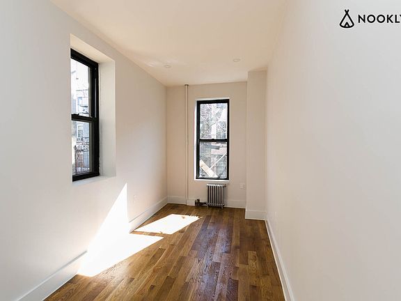 5th image of 556 Bainbridge St #2B