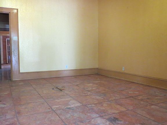 3rd image of 707 W. Park Avenue