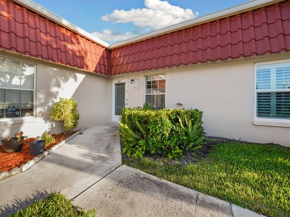 270 Cape Cod Cir APT B