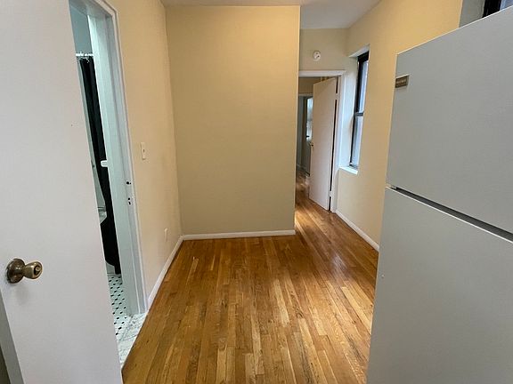 4th image of 367 W 35th St APT 5