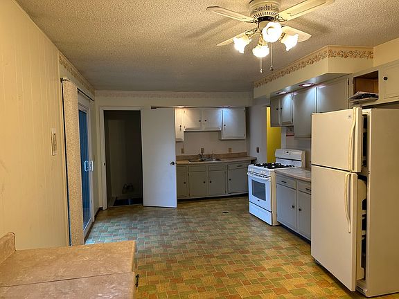 2nd image of 7820 Kelly Ct