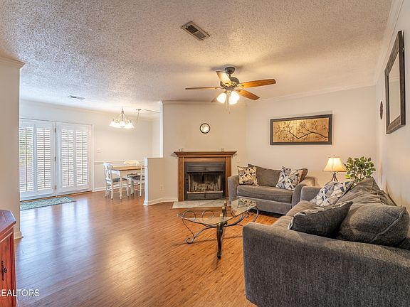 5th image of 2106 Silverbrook Dr