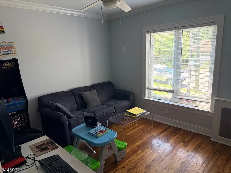 136 Belmohr St #1 — Photo 10