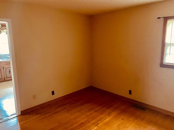 5th image of 112 Cliffside Ave