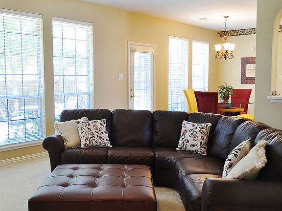 5th image of 4651 Wicklow Dr