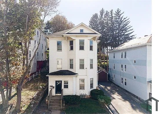 10 Alpine St #3