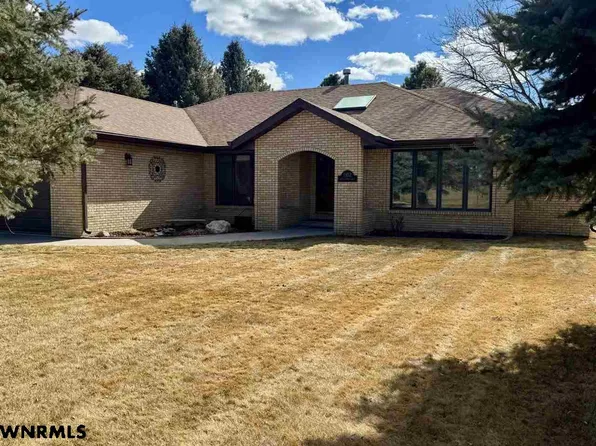 1102 Mockingbird Dr, Scottsbluff, NE 69361