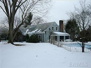 3rd image of 9 Soundview Dr