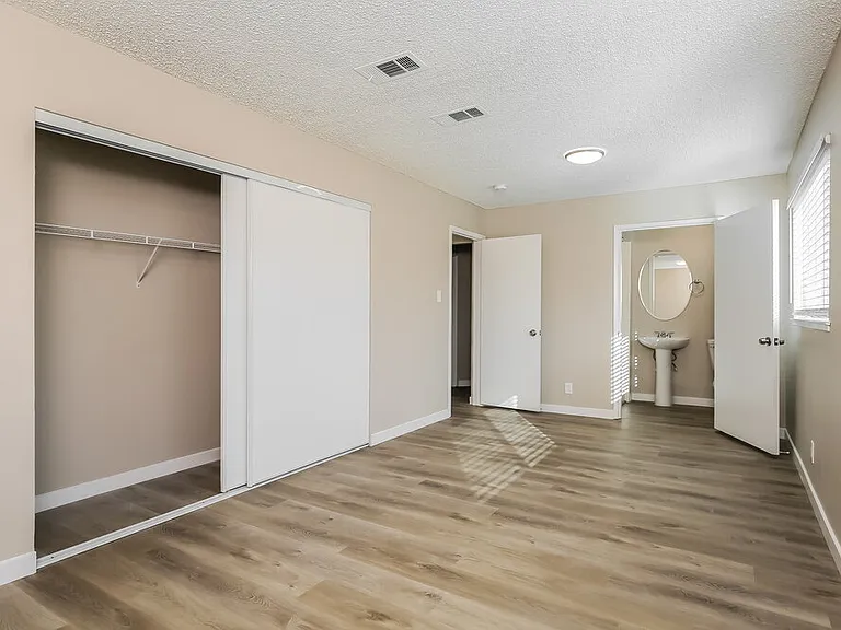 8240 Stapleton Ave — Photo 10
