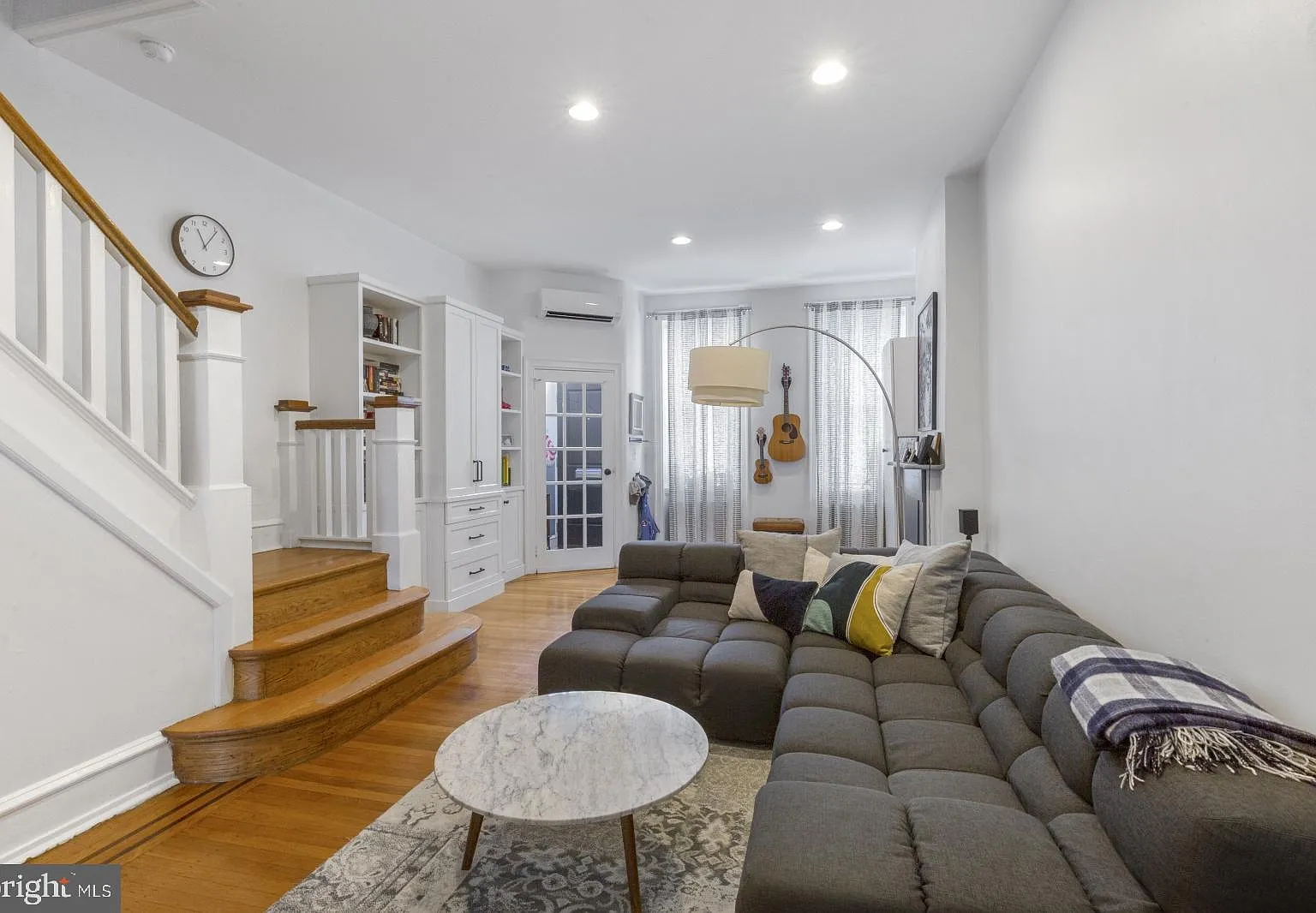 3 bed, 1.0 bath, 1352 sqft, $2,800 — Photo 1