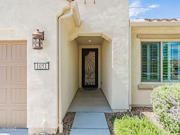 3rd image of 1051 N Echo Ranch Dr