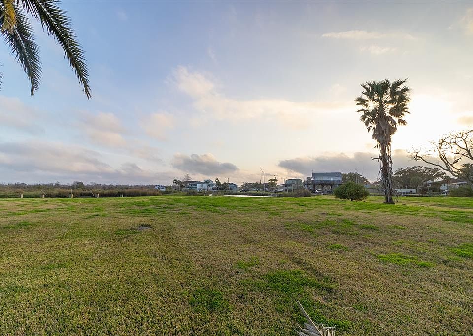 1st image of 4444 Scenic Dr