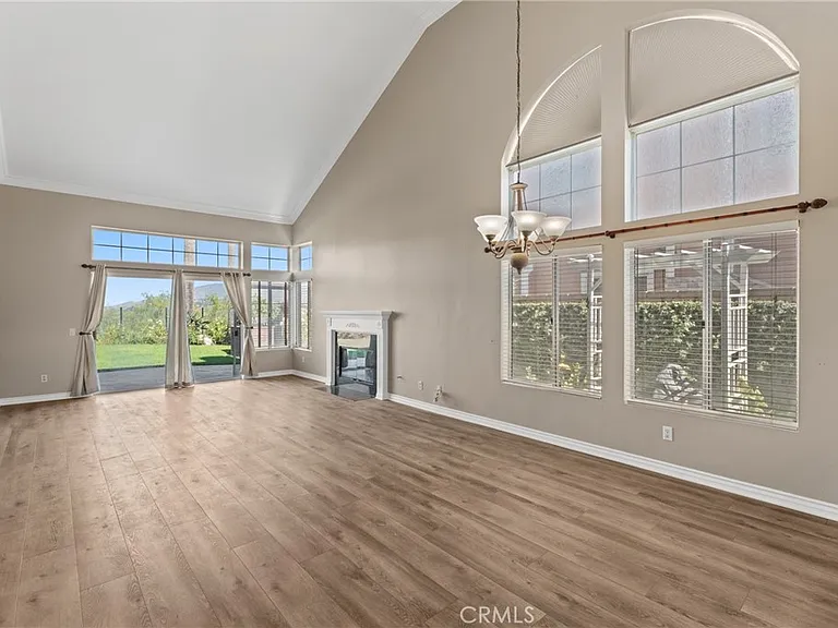 6430 Regents Ct — Photo 6