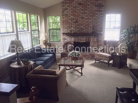 4th image of 658 Lambeth Ct