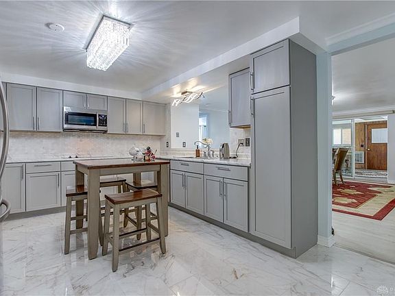 5th image of 6933 Locustview Dr
