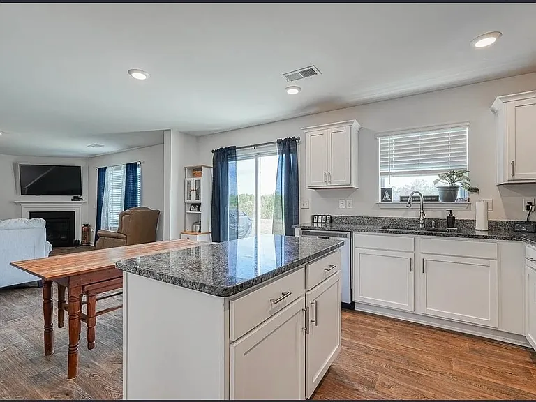 528 Keller Ln — Photo 7