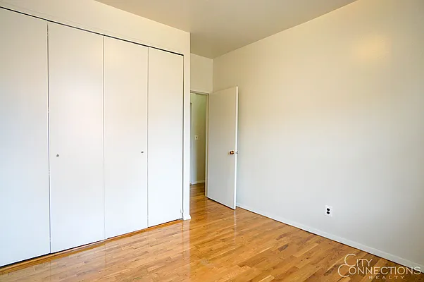 Rented by City Connections Realty | media 18