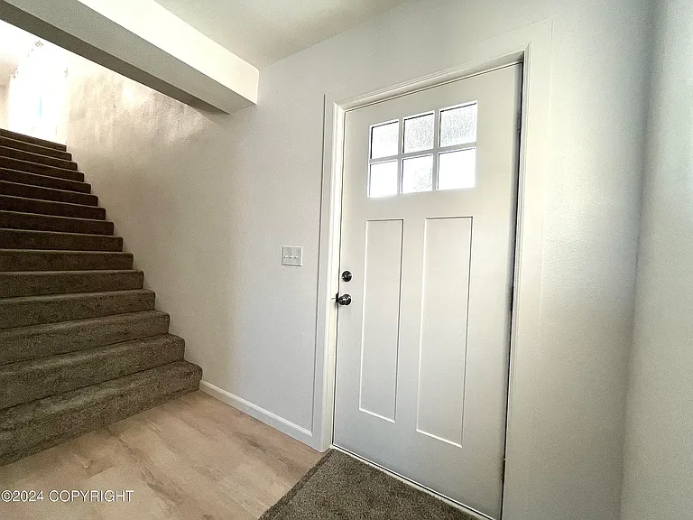 629 E Eklutna Ave — Photo 12