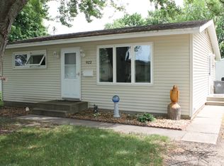 922 E 11th St, Spencer, IA 51301